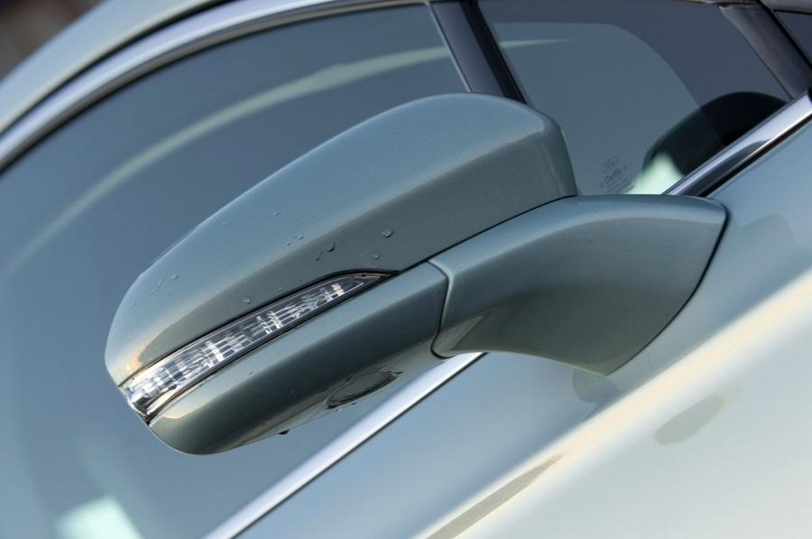  Ford Fusion Hybrid SE 2013 года  (фото 22 из 26)